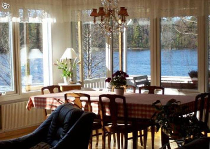 Exklusives Ferienhaus 20 Meter von einem privaten See in Emmaboda und Umgebung