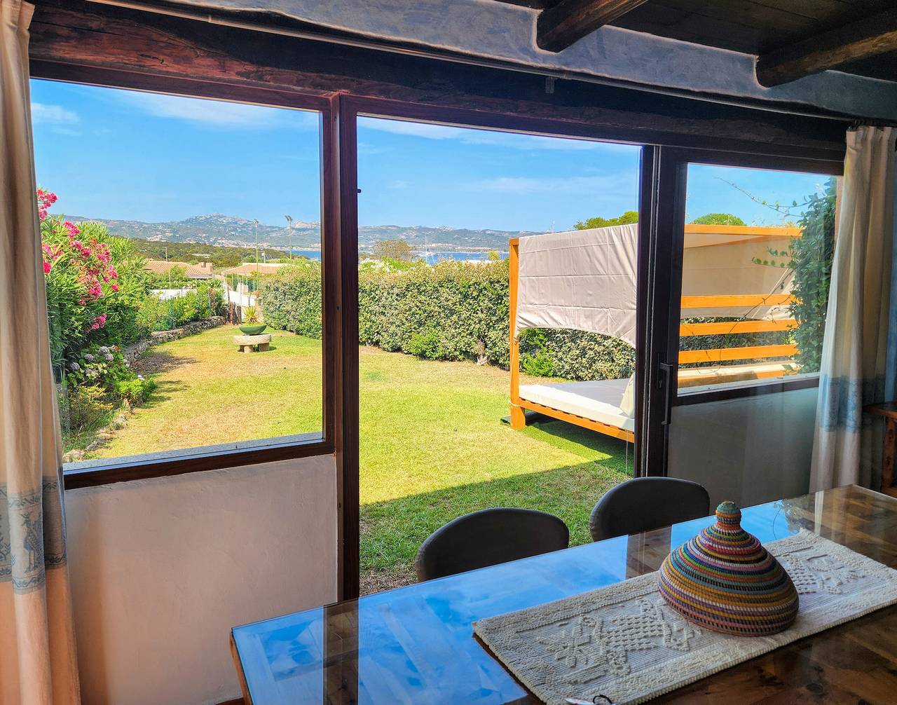 Villa 'Maffy' mit Meerblick, Wlan und Klimaanlage in Baja Sardinia, Arzachena