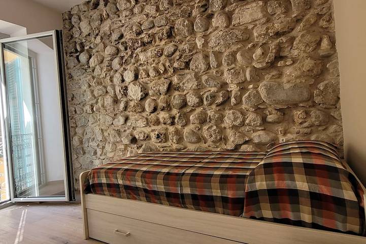 Ganze Wohnung, Cozy apartement in Torri center in Torri del Benaco, Gardasee-Berge