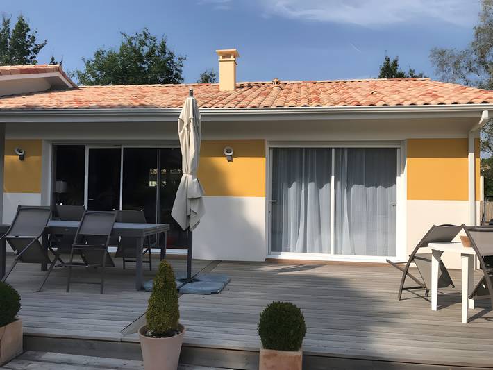 Location de vacances pour 2 personnes, avec Jardin à Salles
