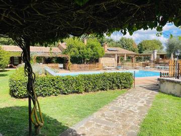 Cottage pour 2 personnes, avec piscine ainsi que vue et jardin à Pitigliano