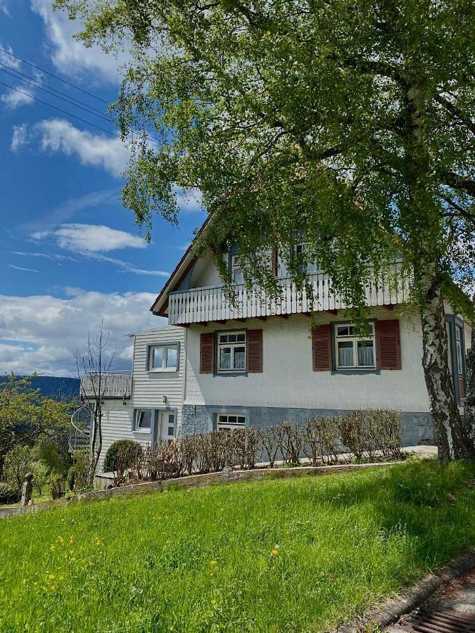 Ferienhaus für 8 Personen, mit Ausblick und Garten