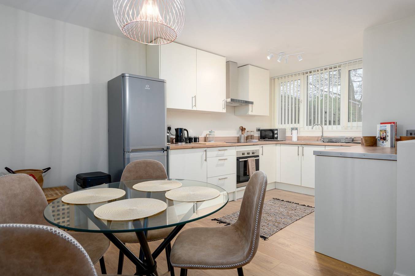 Ganze Wohnung, Ferienwohnung für 4 Personen mit Garten in Camden, London