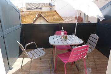 Gîte pour 4 personnes, avec terrasse dans Office De Tourisme De Valras Plage