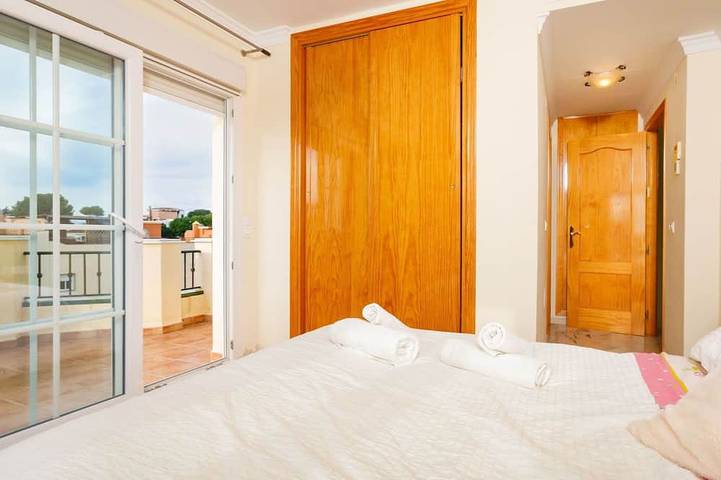 Wunderbares alleinstehendes Ferienhaus mit  W-Lan, Klimaanlage, privatem Pool, TV und Terrasse in Urbanizacion La Esperanza, Vélez-Málaga