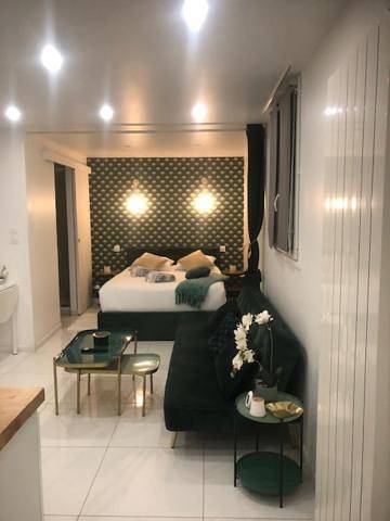 Appartement entier, Melanie - Emerald Serenity Paris La Défense - Salon de Jardin Privé, Terrasse & Wifi in Nanterre, Hauts-de-Seine