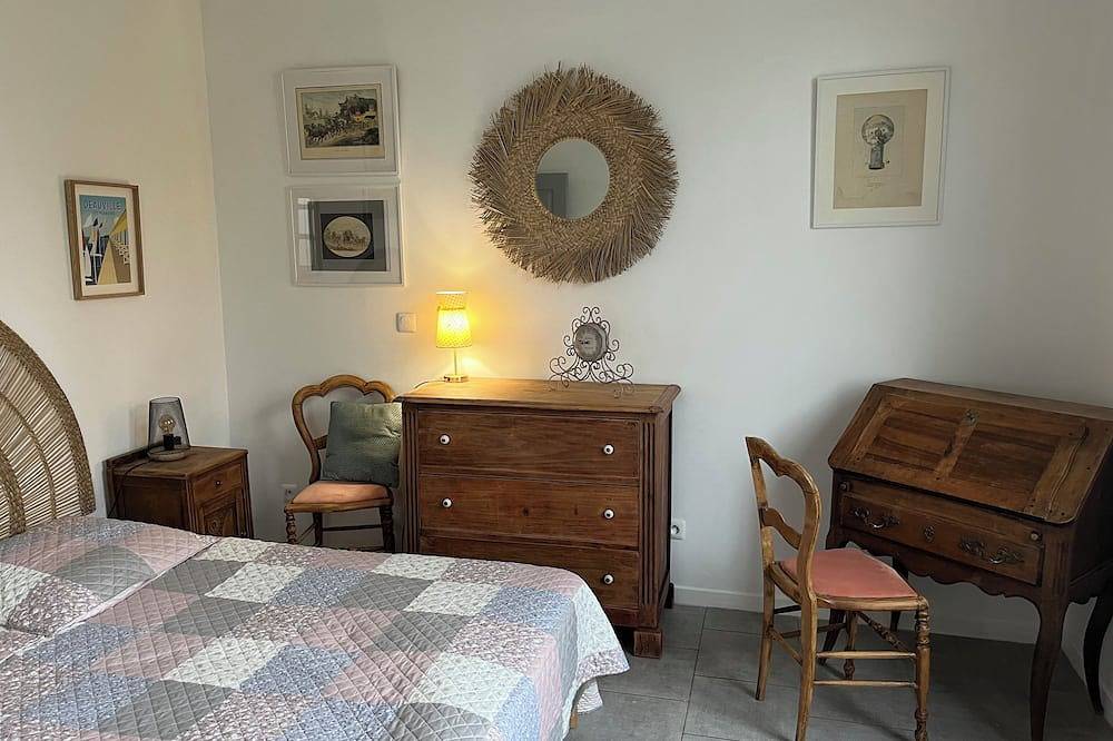 Vacation rental in a small seaside village in Lion-sur-Mer, Caen region
