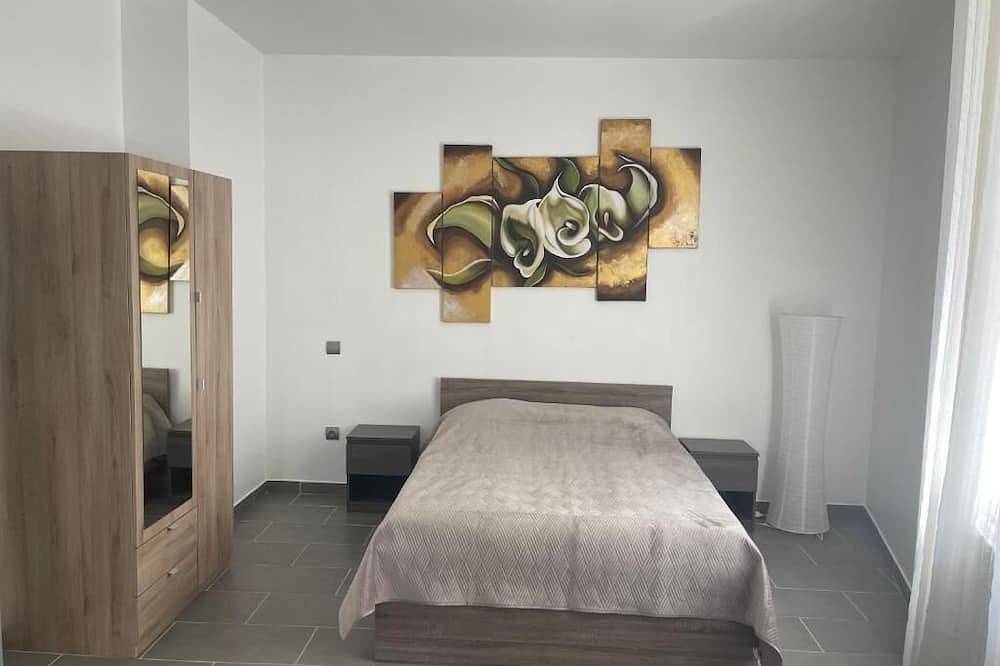 Entire apartment, Ideally located apartment in the center of ales in Alès, Cévennes