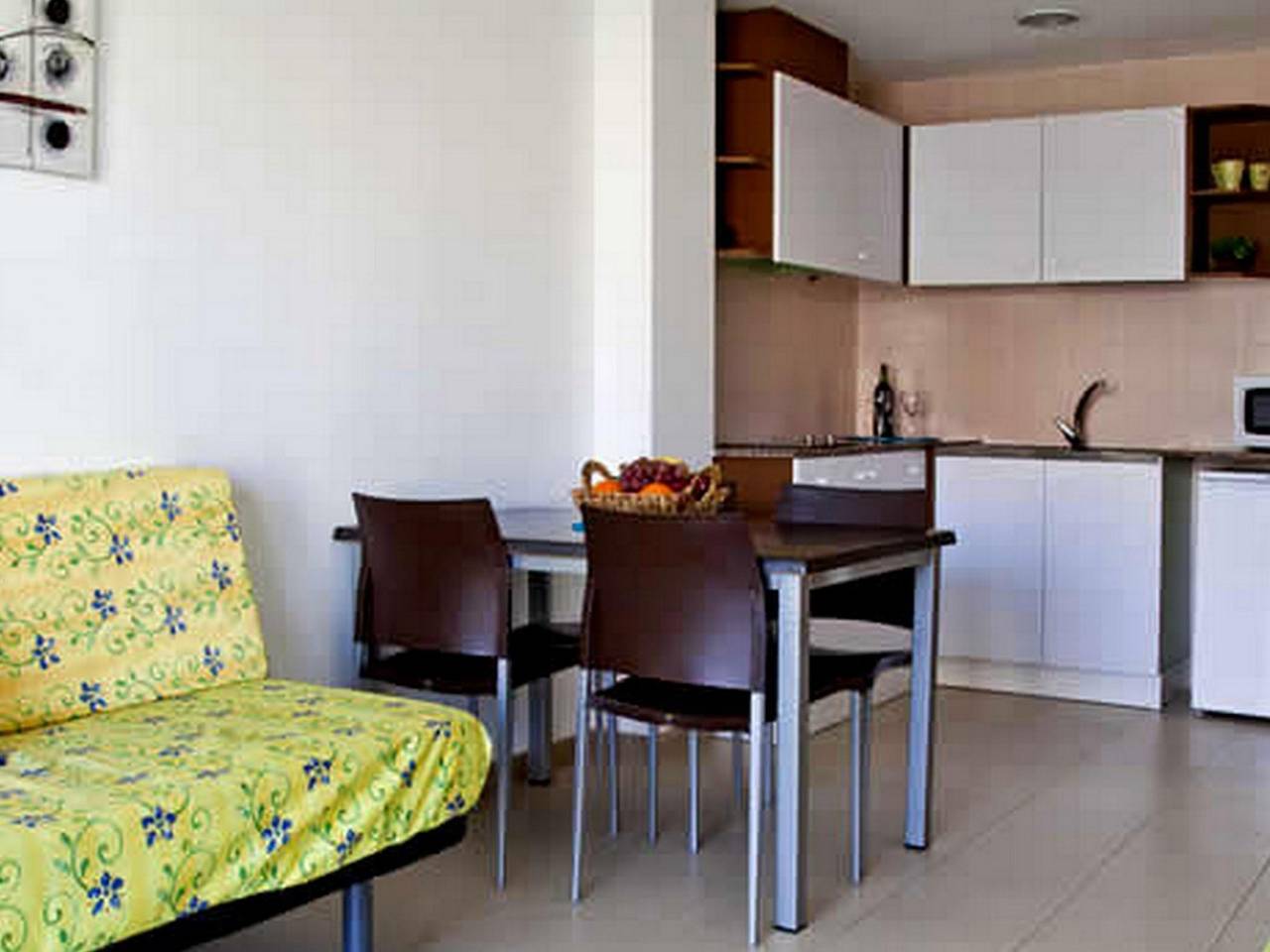 Ganze Ferienwohnung, Ferienwohnung für 6 Personen mit Garten in Els Pins Blanes, Blanes