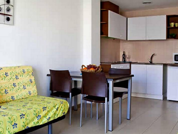 Appartement de vacances entier, Ap Costas - Lotus / Deux Chambres in Els Pins Blanes, Blanes