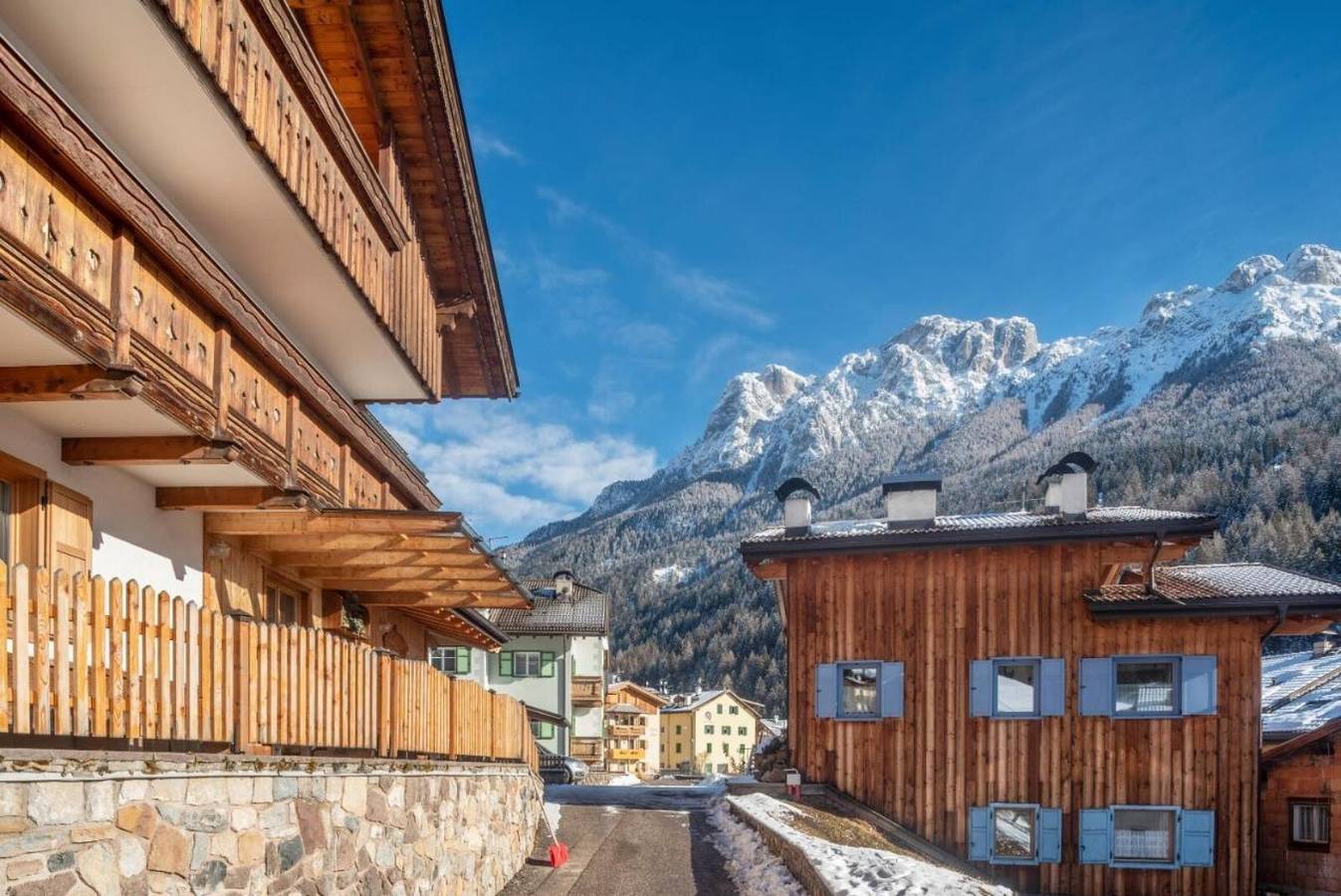 Appartement entier, Appartement 'Appartamento Cima Dodici' avec vue montagne, terrasse partagée et Wi-Fi in Soraga, Dolomiti Superski