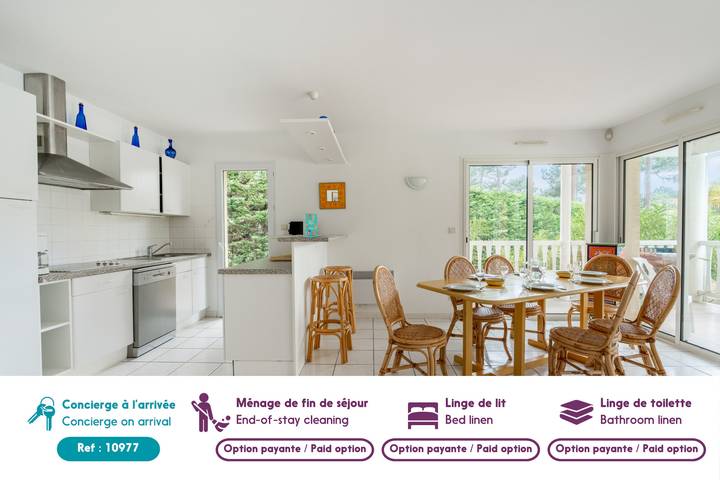 Location de vacances pour 8 personnes, avec terrasse et jardin dans Golf de la Méjanne - 3