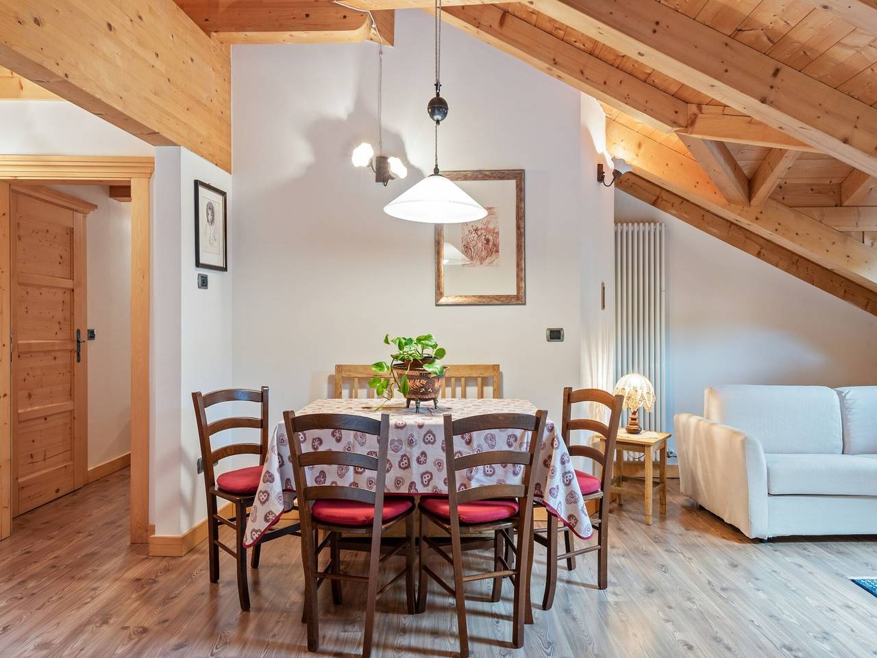 Entire apartment, Belvilla by Oyo Charming Apartment in Brez with Tv in Brez, Novella (Trentino)