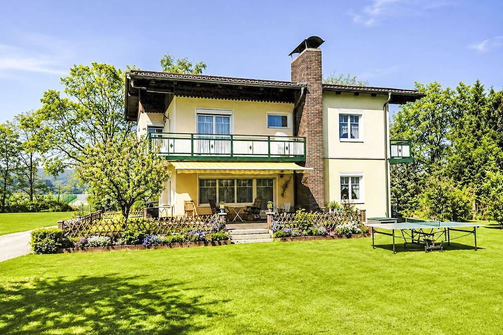 Wunderbares alleinstehendes Ferienhaus mit Klimaanlage,  W-Lan, Tv, Terrasse und Haustiere erlaubt in Karawanken und Bachergebirge, Eberndorf