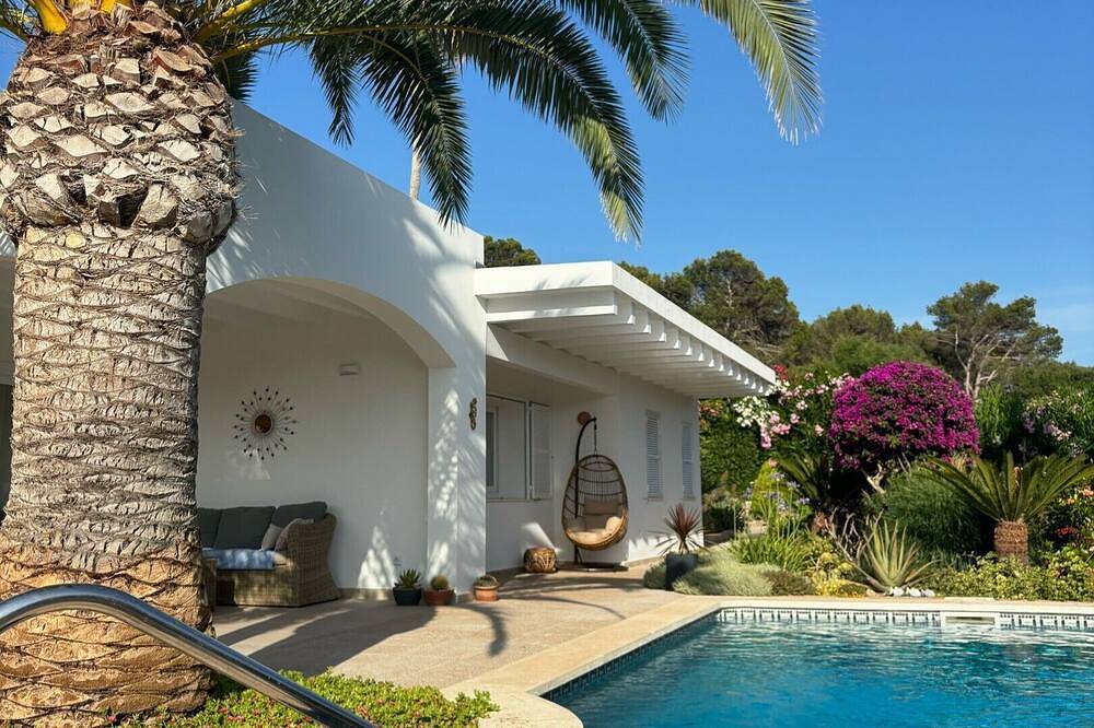 B5 Villa Sueños - Private pool, sea views, and only a short walk to the beach! in Santo Tomas, Es Migjorn Gran