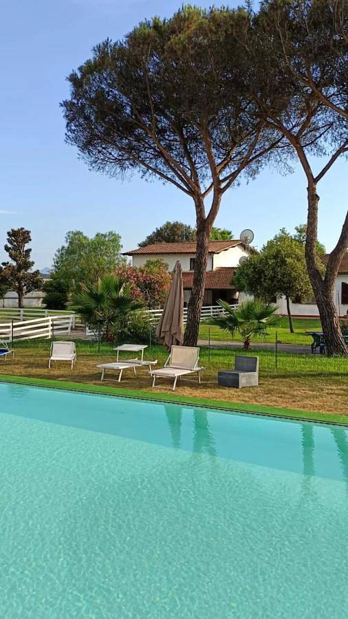Triple Room with Private Bathroom in Sabaudia, Pontinische Ebene