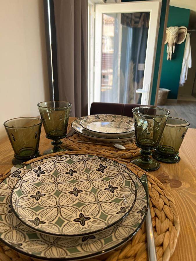 Location de vacances pour 2 personnes, avec jardin et piscine ainsi que vue et sauna à Bellegarde - 3