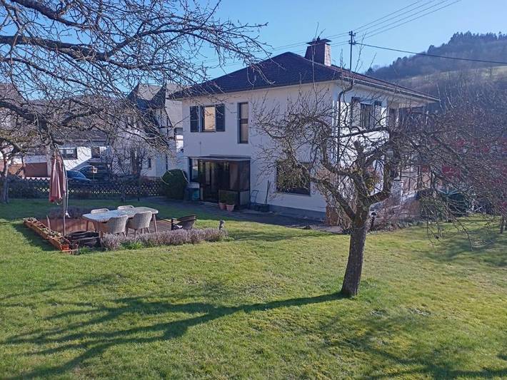 Ferienhaus für 10 Personen, mit Balkon und Terrasse sowie Garten und Ausblick in Adenau