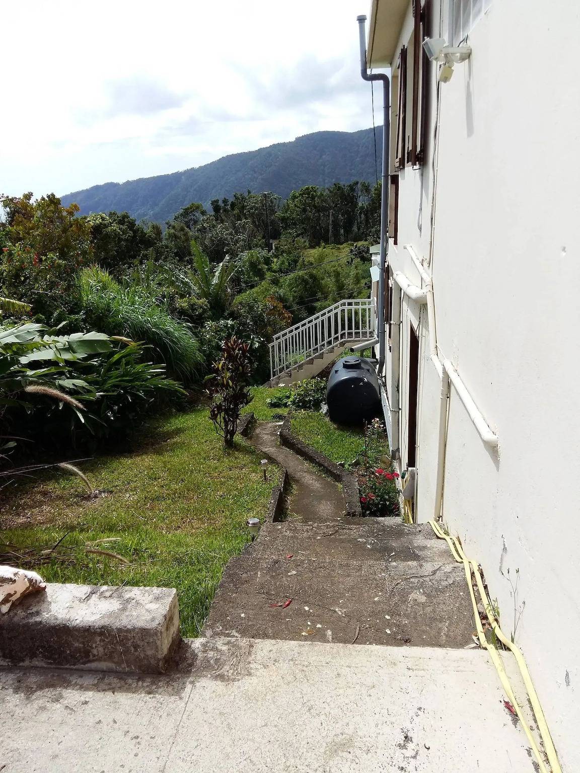 Acogedora Casa con Vistas en Saint-Claude, 36 m², Terraza in La Soufrière, Saint-Claude