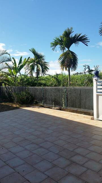 Gîte pour 2 personnes, avec terrasse à Petit-Canal