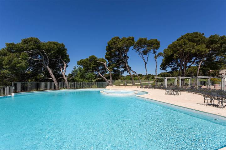 Gîte pour 2 personnes, avec balcon et piscine, adapté aux familles à Saumane-de-Vaucluse - 4