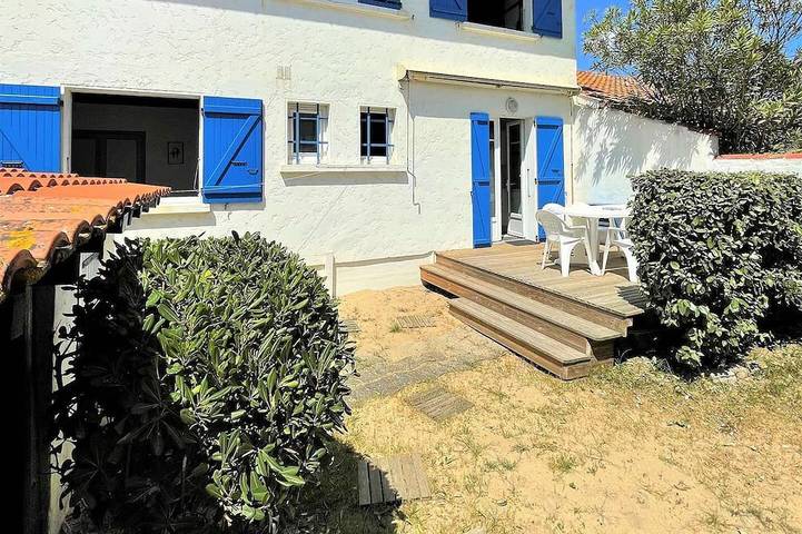 Location de vacances pour 8 personnes dans Plage des Bourdaines