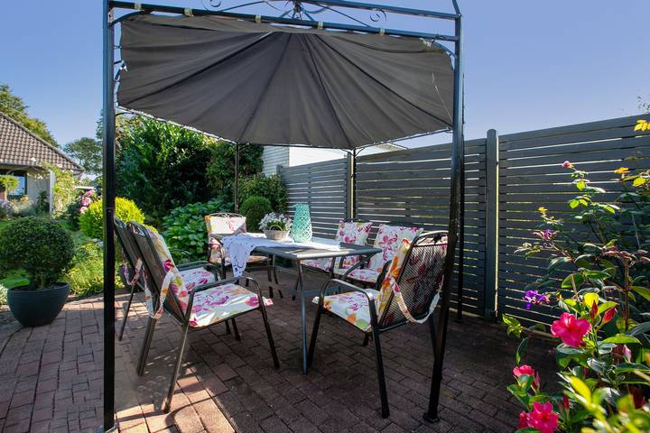 Hel lägenhet, Apartment 'Ferienwohnung Marita Carstensen' with Shared Terrace, Shared Garden and Wi-Fi in Viöl, Grünes Binnenland