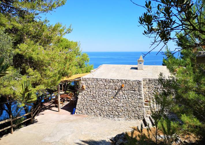 Trullo en pierre avec accès mer privé (maison F) in Castro (Lecce), Province de Lecce
