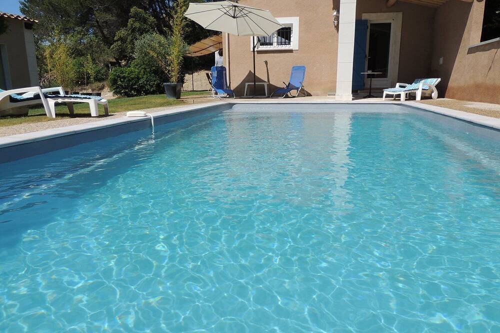 Charming little villa in the countryside. Ideal place for a well-deserved rest in Buisson, Vaucluse