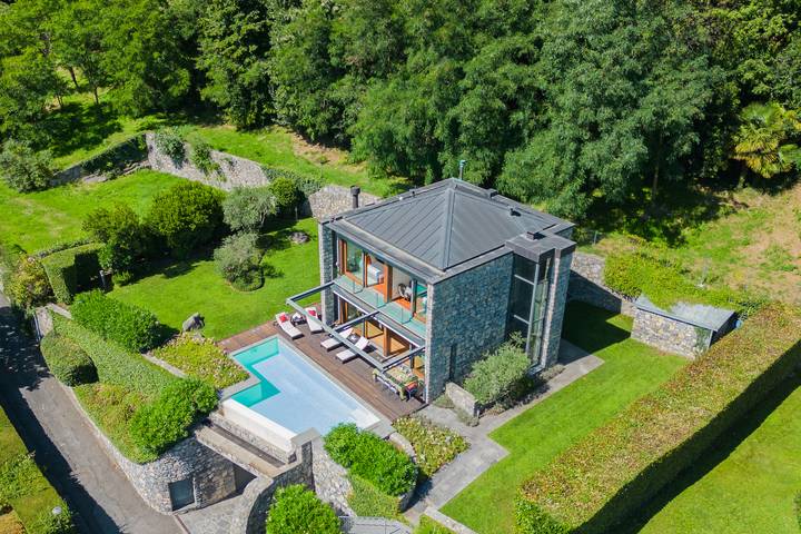 Ferienhaus für 6 Personen, mit Ausblick und Sauna sowie Seeblick und Garten, mit Haustier in Como