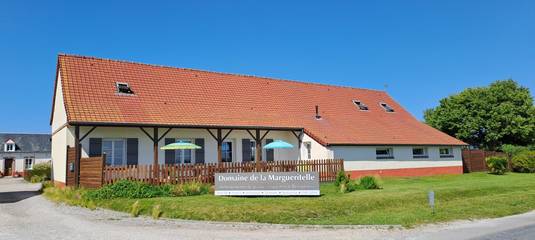 Gîte pour 19 personnes, avec vue sur le lac ainsi que jardin et terrasse à Quend