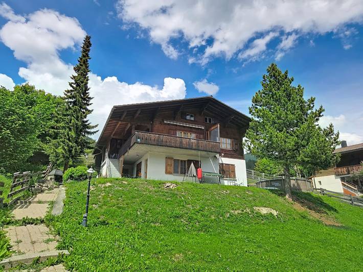 Ferienwohnung für 2 Personen, mit Balkon und Terrasse sowie Garten und Ausblick in Arosa