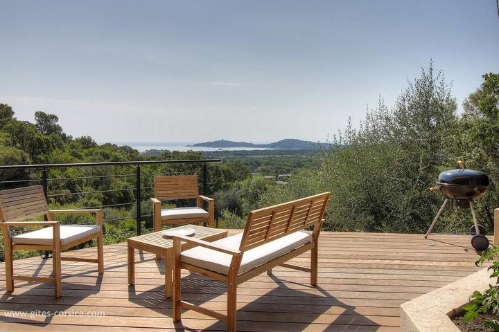 Gîte pour 4 personnes, avec Terrasse ainsi que Jardin et Vue