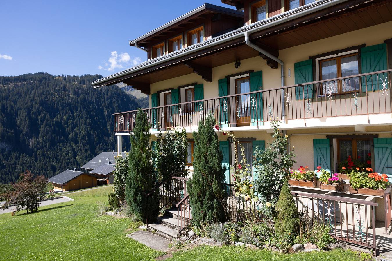 Entire apartment, Apartment La rose des vents N 2 with Mountain View, Balcony & Wi-Fi in Châtel, Les Portes du Soleil