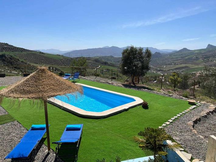 Casa rural para 8 personas, con Balcón y Terraza además de Jardín y Piscina en Valle de Abdalajís