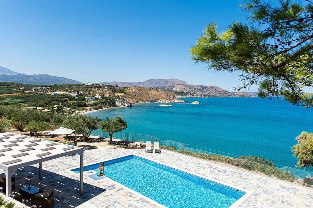 Kea, above the sea, superb views, near beach. in Almyrida, Vamos