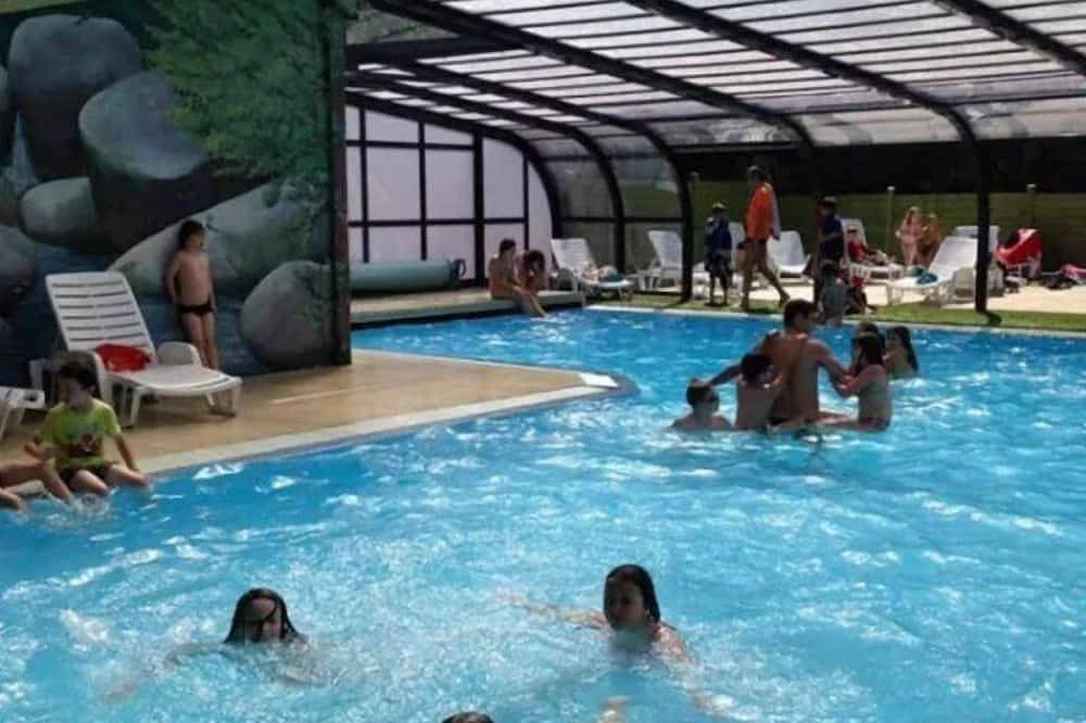 Zecamping 3* piscine chauffée sauna jacuzzi chalet 8m2 2 pers in Huelgoat, Châteaulin und Umgebung