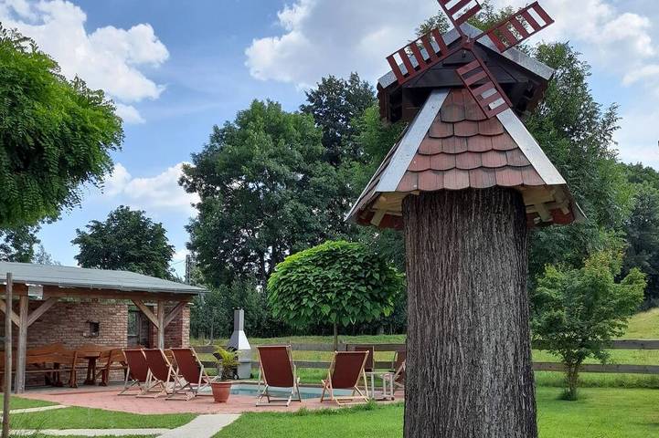 Ferienhaus für 30 Personen, mit Terrasse und Garten sowie Whirlpool, mit Haustier