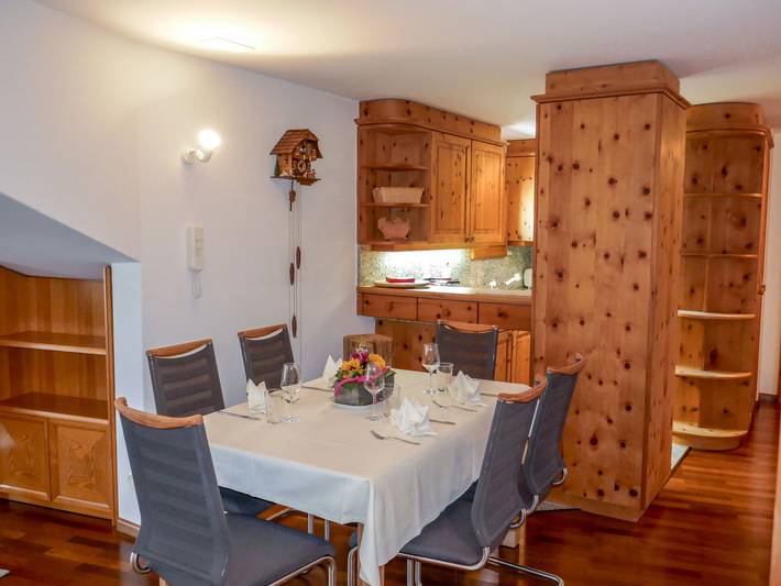 Ferienwohnung für 4 Personen, mit Balkon und Garten in Sils Maria