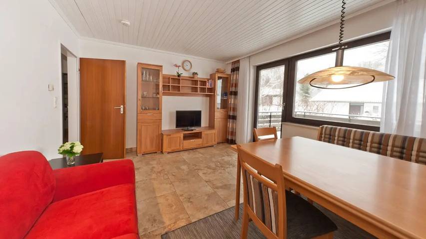 Ferienhaus für 6 Personen, mit Pool und Garten