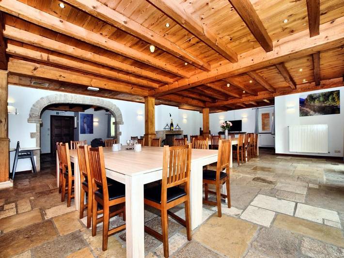 Location de vacances pour 28 personnes, avec sauna et jardin ainsi que jacuzzi et terrasse dans Petit-Han - 3