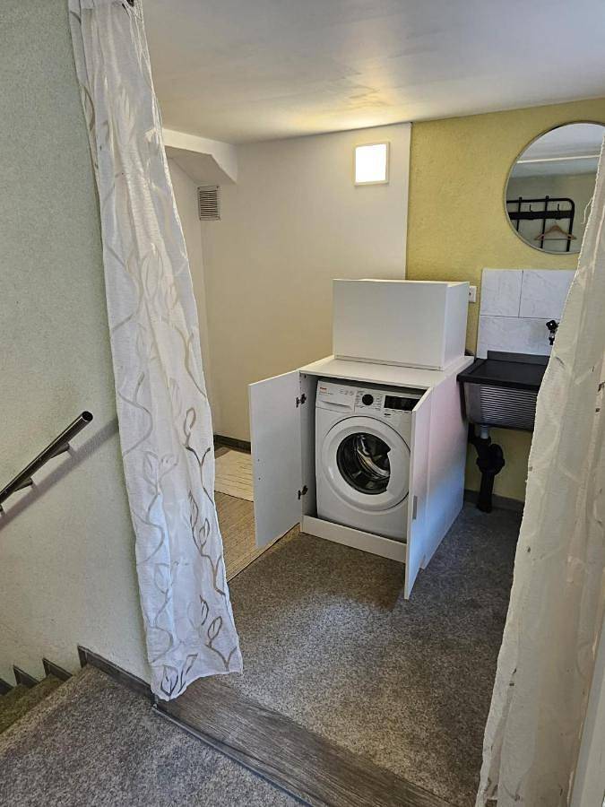 Ganze Wohnung, Airolo with private parking in Airolo, Lepontinische Alpen