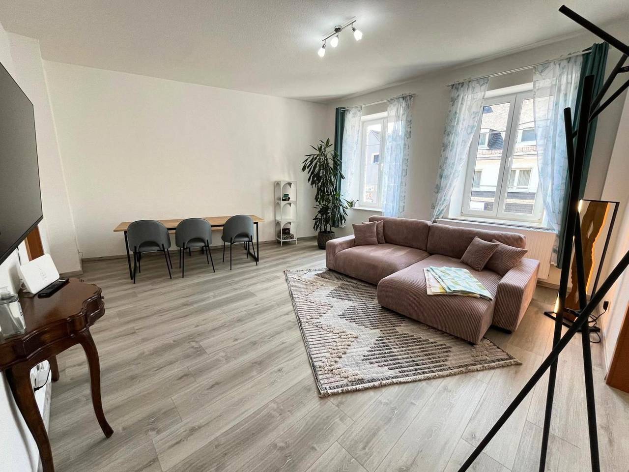 Ganze Ferienwohnung, Sonnenschein Apartment, 2 Schlafräume, Dusche, Wc in Hermeskeil, Landkreis Trier-Saarburg