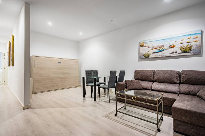 Apartamento inteiro, Apartamento 'Acogedor En El Centro' com Wi-Fi in Distrito Centro (Gijón), Gijón