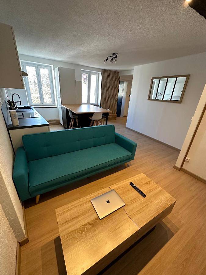 Appartement entier, Appartement T3 centre Saint donat in Saint-Donat-sur-l'Herbasse, Région de Valence