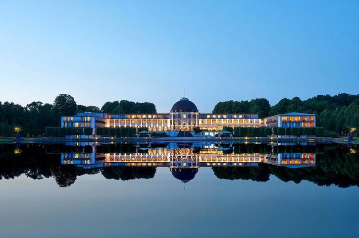 Hotel voor 10 personen, with Whirlpool and Terras as well as Tuin and Sauna in Bremen