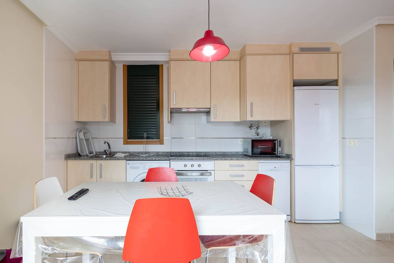 Ganze Wohnung, Apartment 'San Miguel Reinante' mit Bergblick, Pool und Wlan in Barreiros, Costa de Galicia