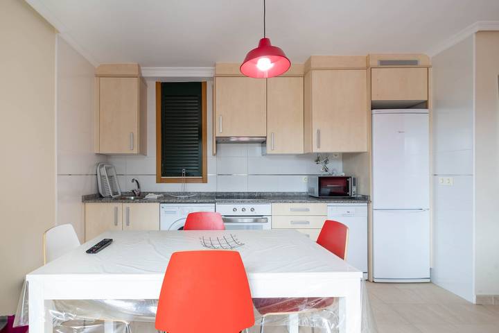 Hel lägenhet, Apartment 'San Miguel Reinante' with Mountain Views, Pool and Wi-Fi in Barreiros, A Mariña Lucense