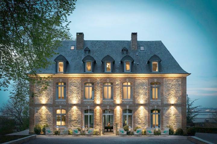 Chambre d’hôte pour 2 personnes, avec Terrasse ainsi que Jardin et Piscine à Honfleur