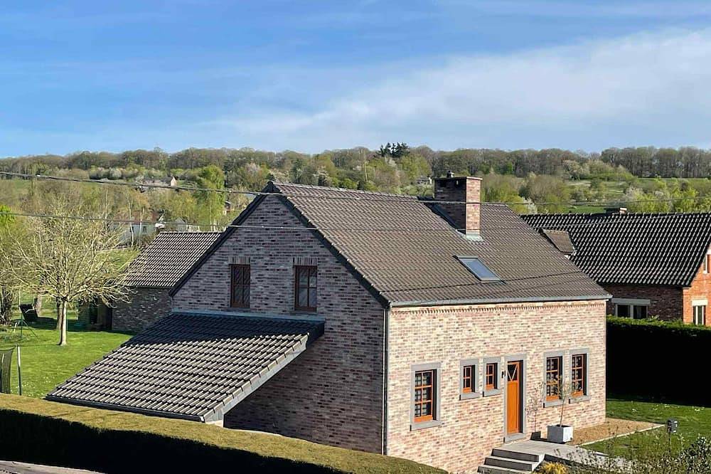 Quiet 5-bedroom house with garden and terrace in Gesves, Region Namur